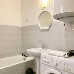 아파트 #d1 The Red One Sofa Bed Near Gem Train Station *