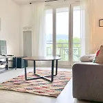 #d1 The Red One Sofa Bed Near Gem Train Station 아파트 *
